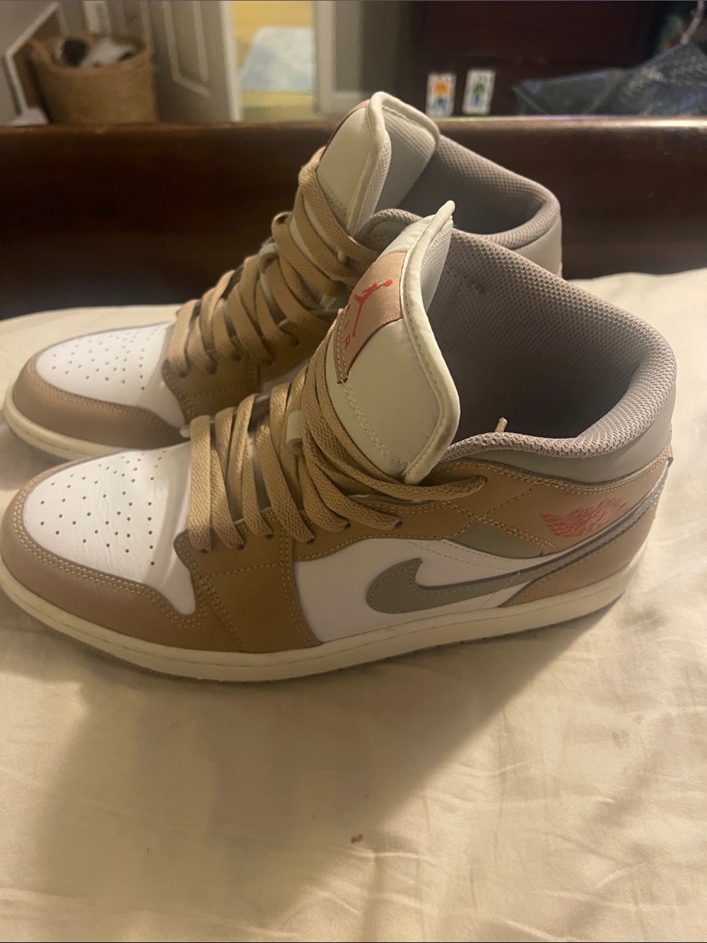 Air Jordan 1 Mid "Hemp White" - Picture 2 of 5